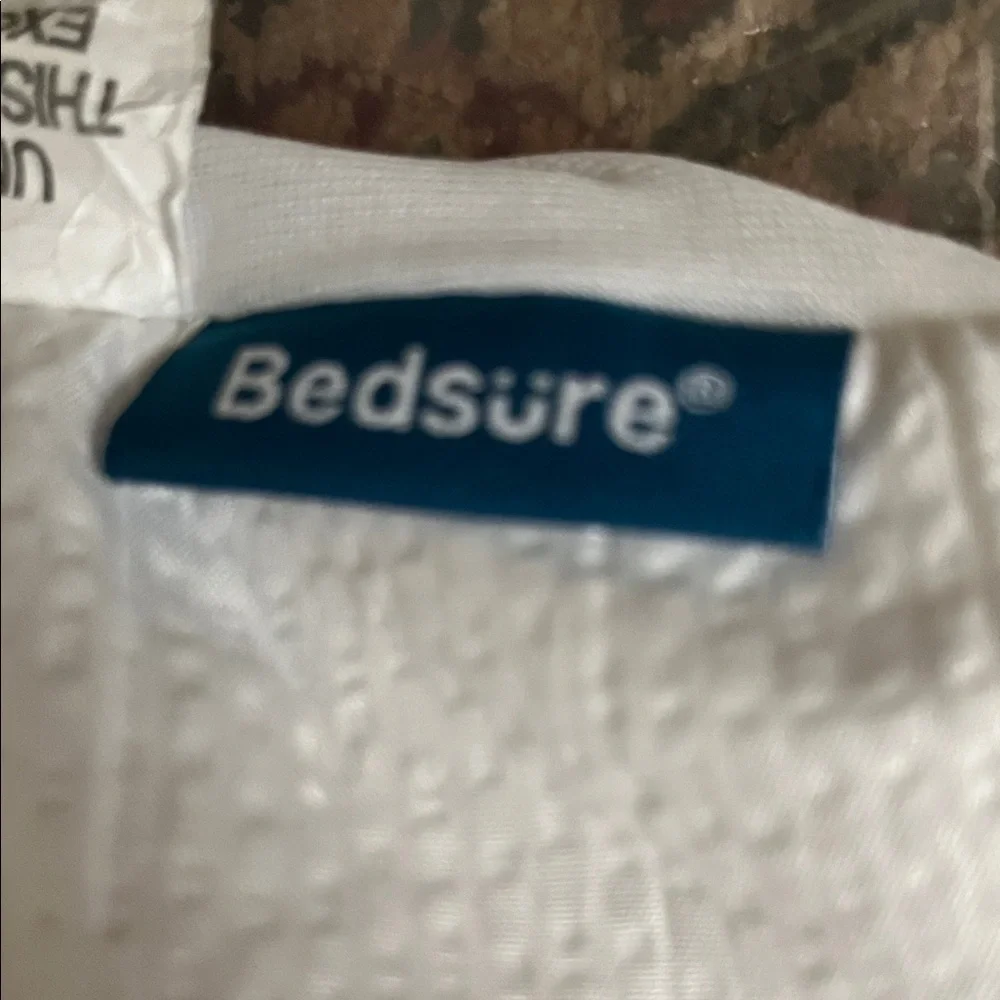 Premium Mattress Cover - White and Pink